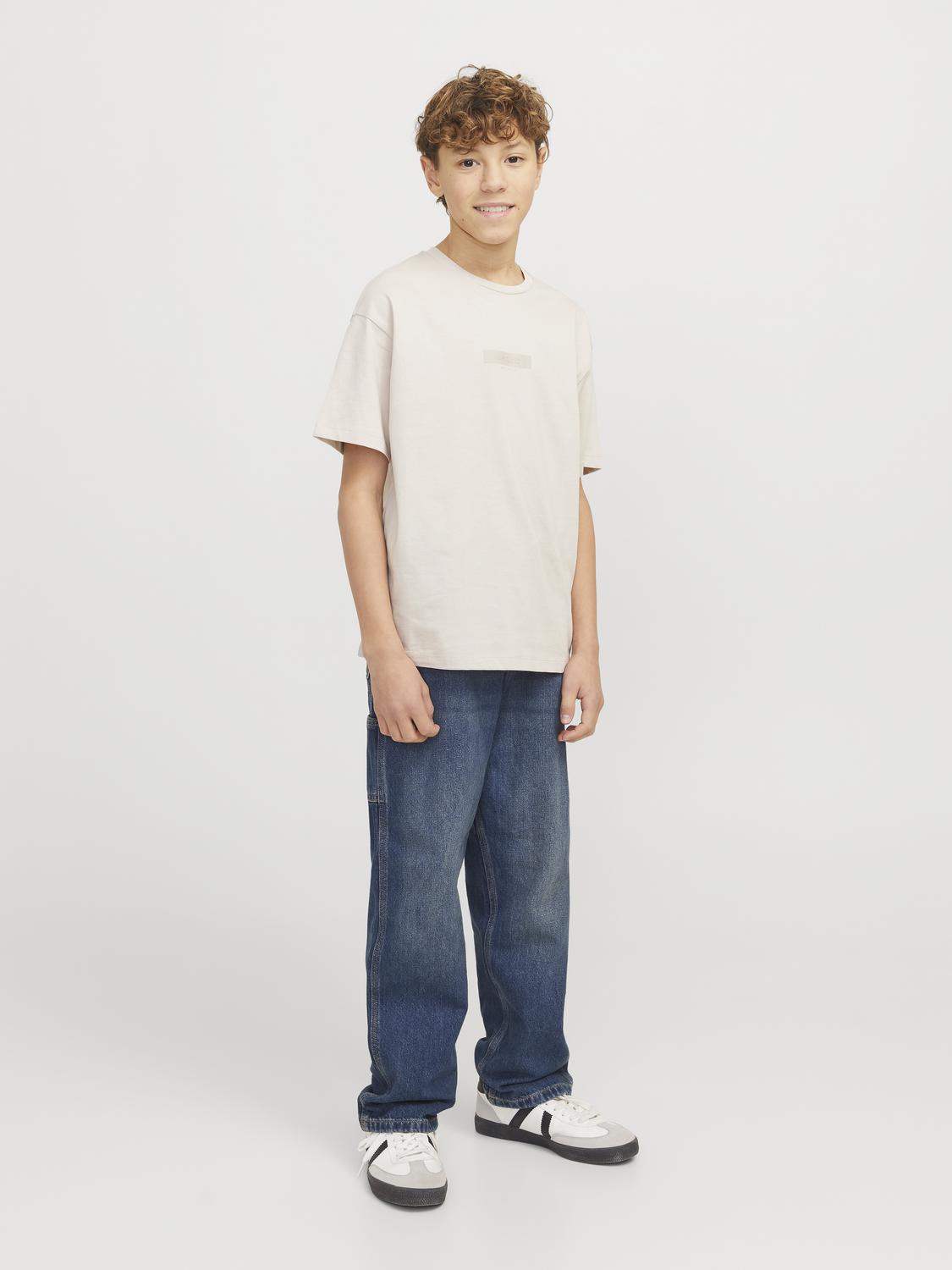 model_shot-front_full